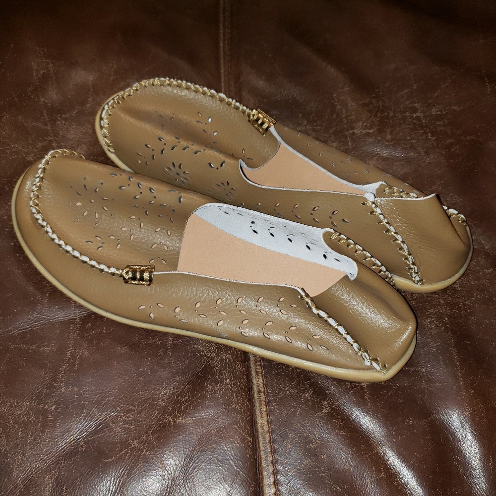 Tan & Gold - •Unknown• | Slip-On Shoes - Picture 1 of 8